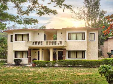 hotels at jim corbett national park