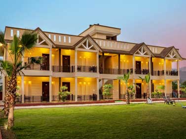 hotels at jim corbett national park